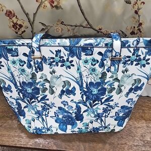 Chic Floral Blue and White Tote